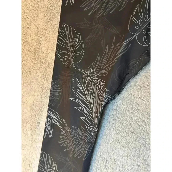 NIKE Women's Dri-Fit Mid-Rise 7/8 Leggings Black with Palm/Leaf Pattern - XL‎ - Picture 5 of 8